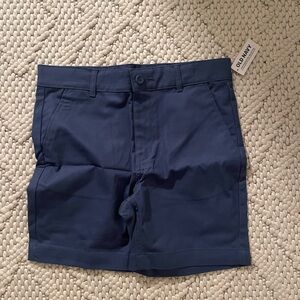 New with tags. Old Navy boys, charcoal tech chino shorts, size 8 husky/ 8 plus